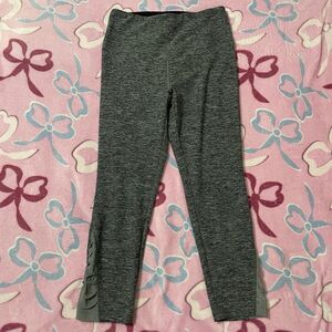 Vogo Athletica Gray Capri sActivewear Leggings Size Small